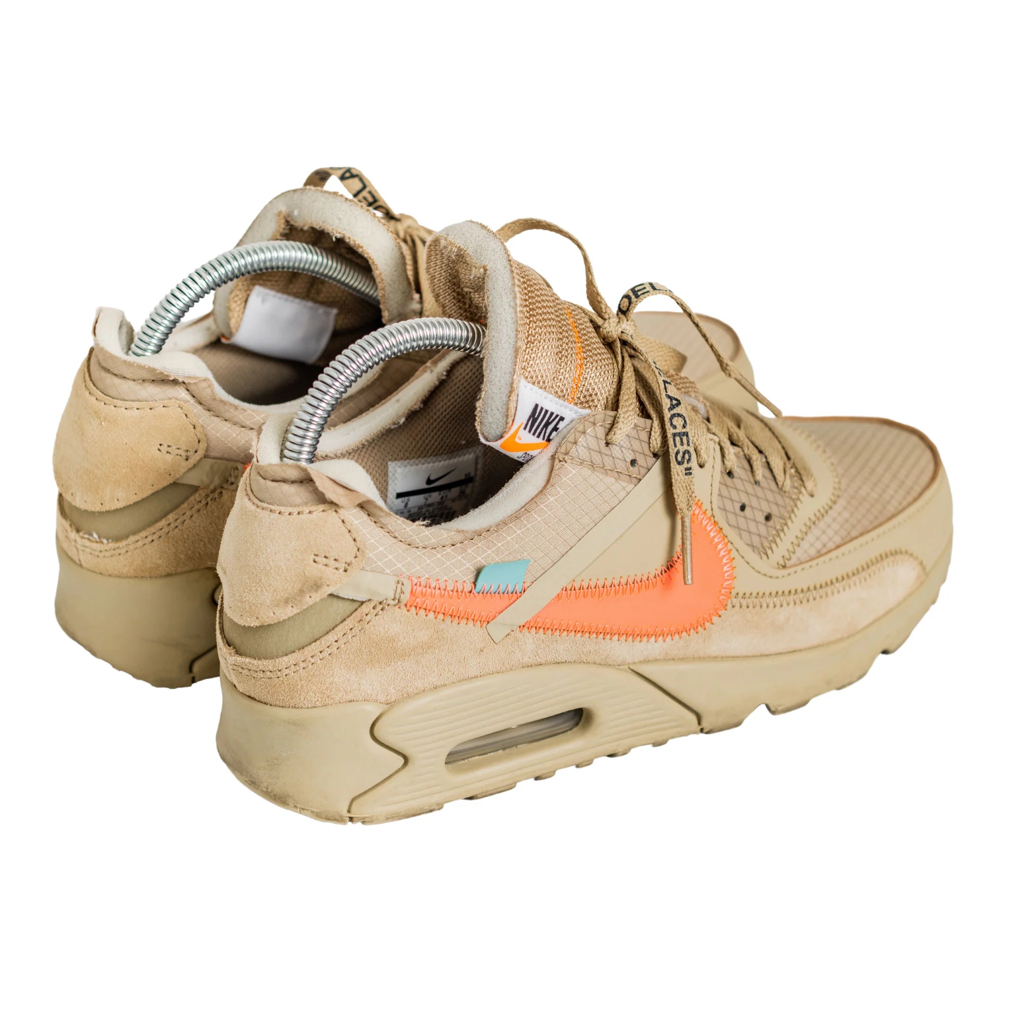 Three seals indicating trust, free shipping, and guarantee, with 'SNEAKERSOUL' written below.