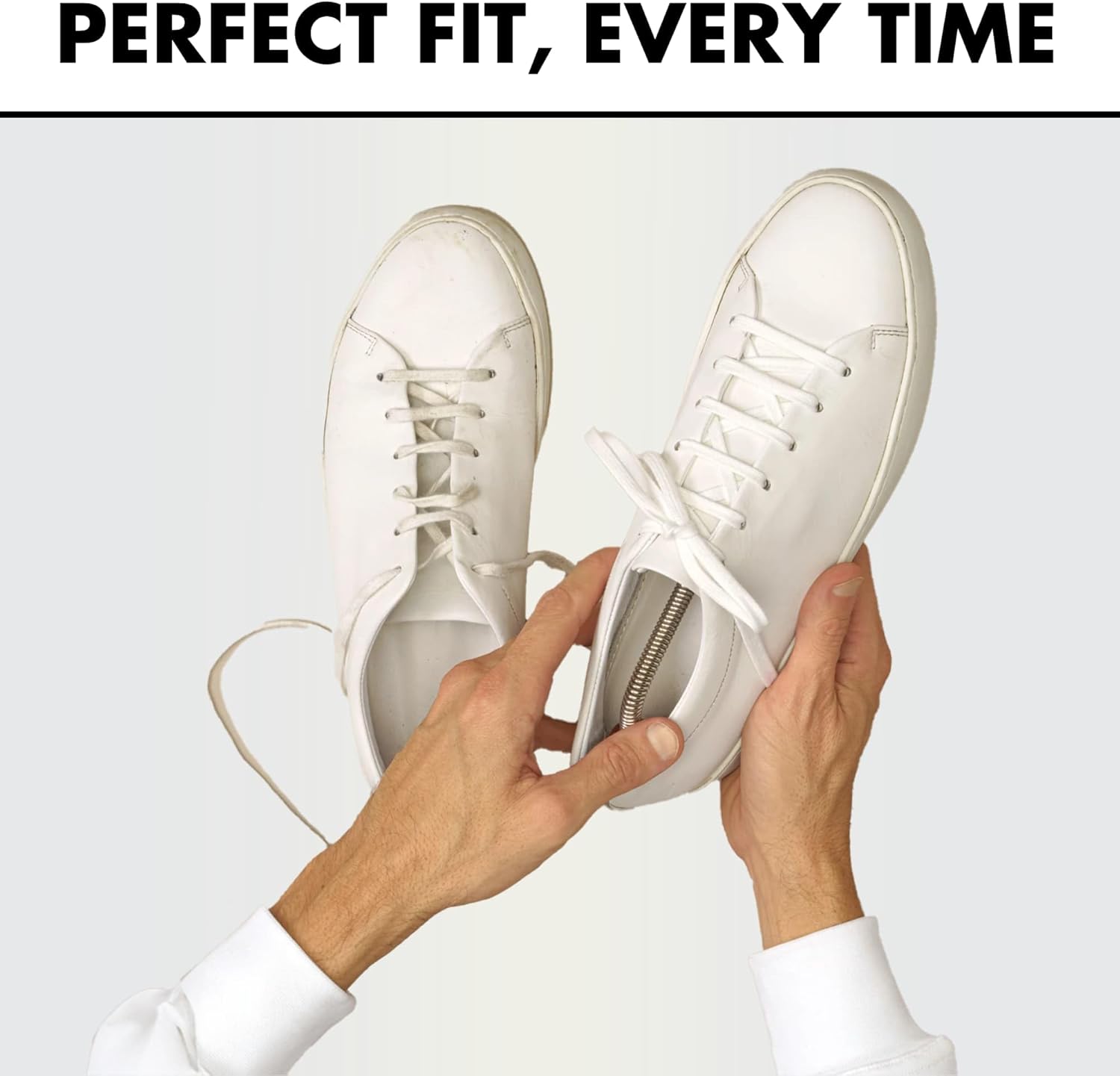 Three seals indicating trust, free shipping, and guarantee, with 'SNEAKERSOUL' written below.