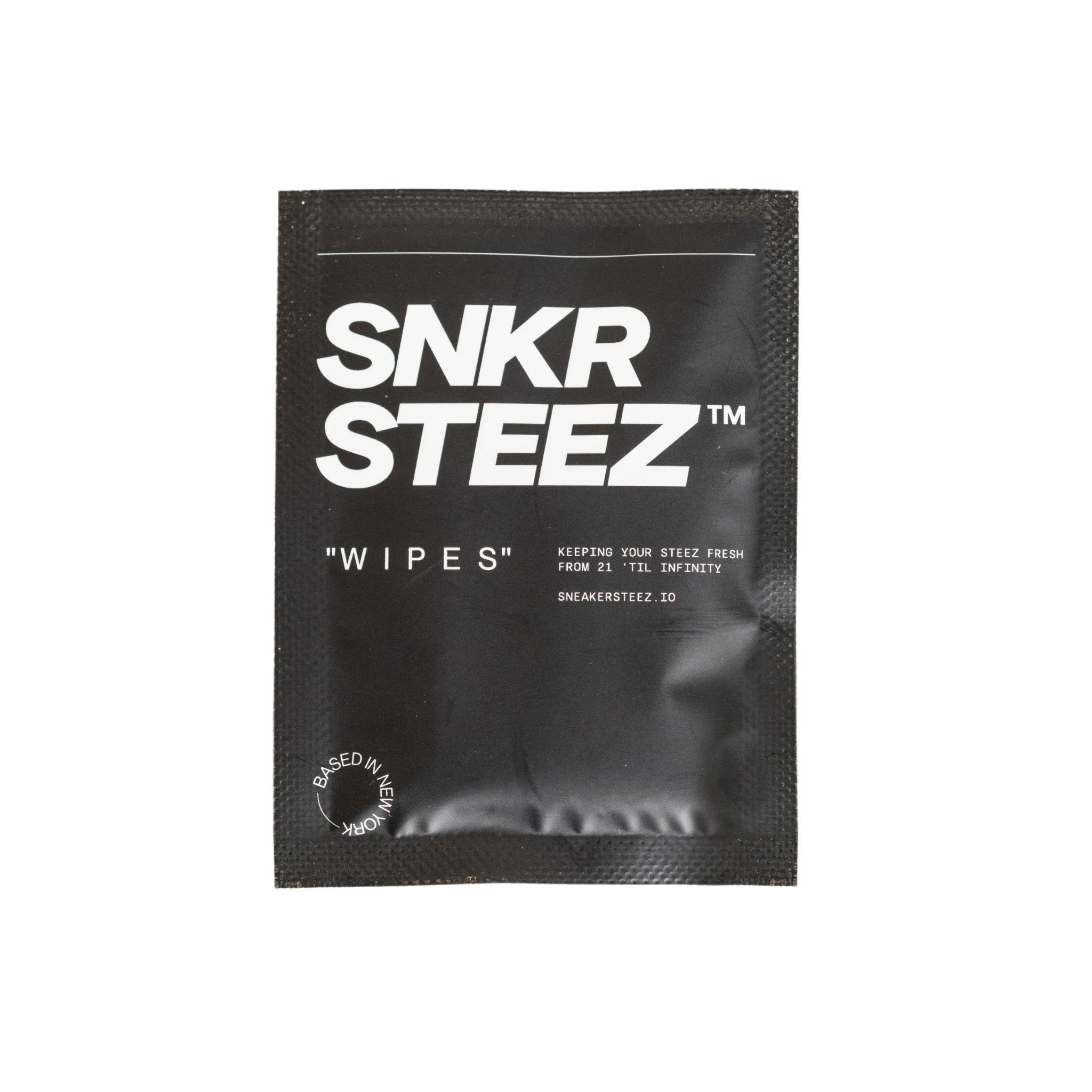 Three seals indicating trust, free shipping, and guarantee, with 'SNEAKERSOUL' written below.